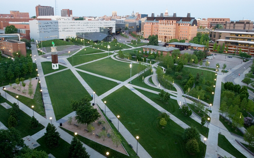 辛辛那提大學(xué)校景1