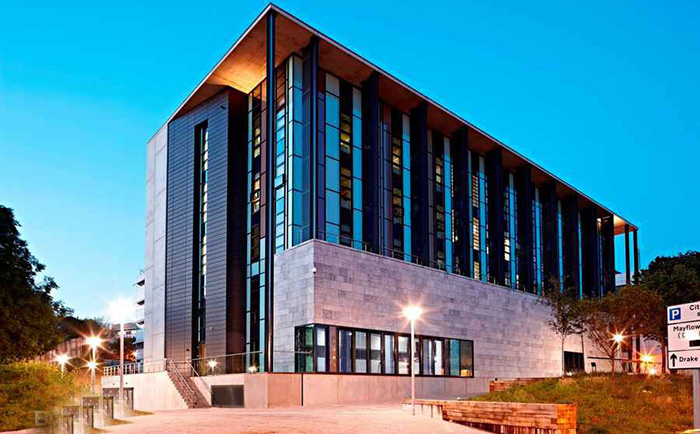 普利茅斯大學(xué)校景