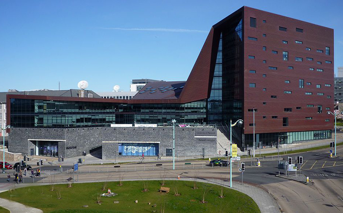 普利茅斯大學(xué)