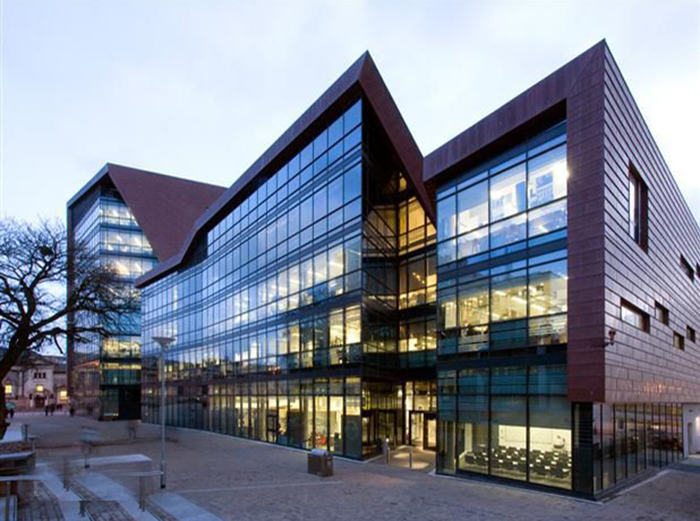 普利茅斯大學(xué)校景2