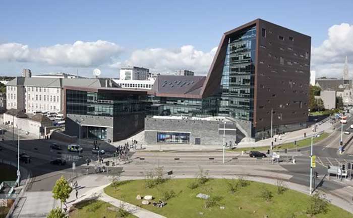 普利茅斯大學(xué)校景