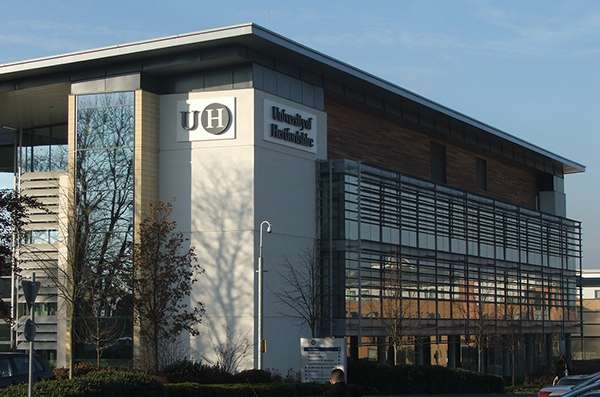 赫特福德大學(xué)校景2