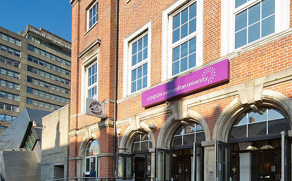 時裝設(shè)計學(xué)院校景 時裝設(shè)計學(xué)院校景