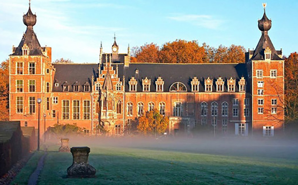 卡迪夫大學(xué)校景2